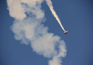 Erzurum semalarında akrobasi gösterisi